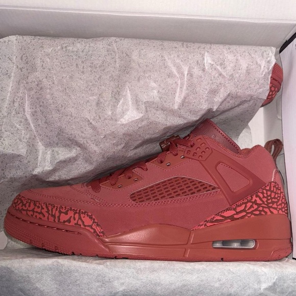 Jordan spizike low